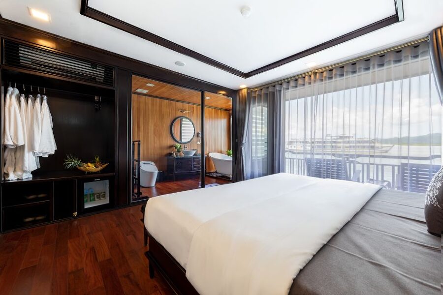 Hanoi: Halong Bay 2-Day 5-Star Balcony Cruise & Bathtub - Price and logistics: how the real cost compares to what you get