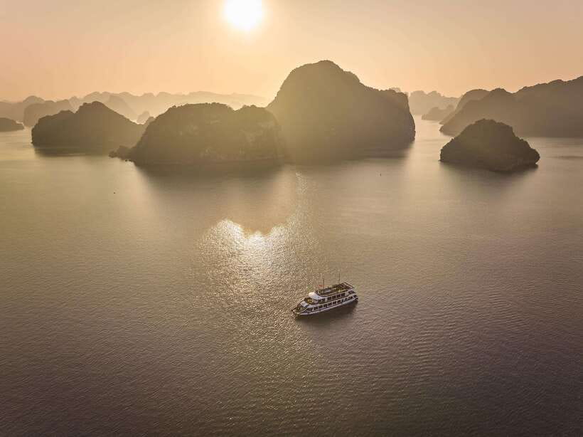 Hanoi: Halong Bay Cruise, Amazing Cave, Titov Island & Kayak - Hotel pickup and Tuan Chau port: the start you want to get right