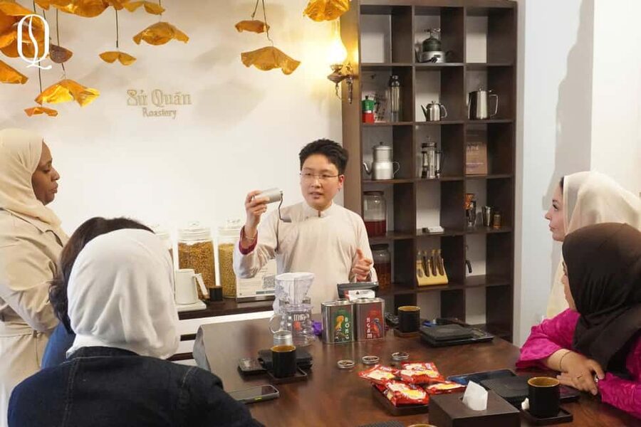 Hanoi: Hands-On 5 Vietnamese Coffees & 3 Local Wines Tasting - A calm Hanoi coffee lesson, not a cafe stop