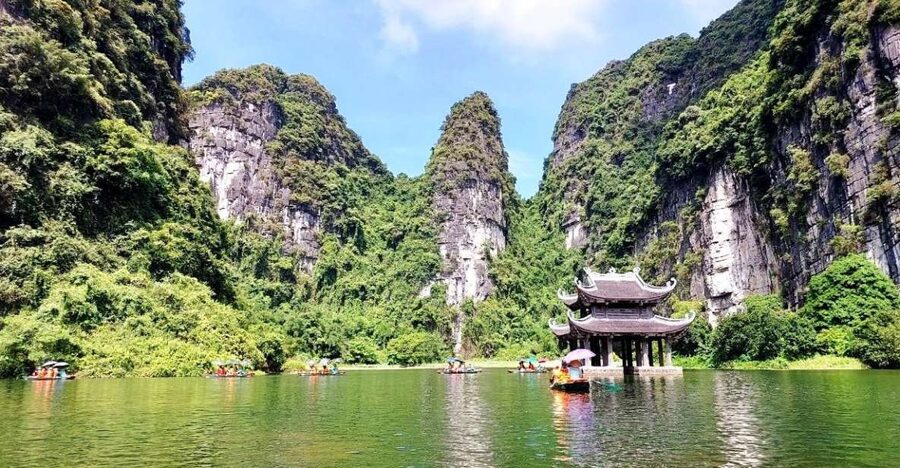 Hanoi: Hoa Lu, Trang An, and Mua Cave Full-Day Trip - Buffet lunch in Ninh Binh: filling, and vegetarian-friendly