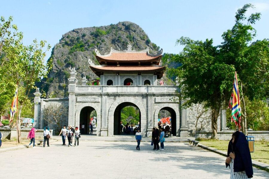 Hanoi: Hoa Lu, Trang An, and Mua Cave Full-Day Trip - What you should bring, and what to watch out for