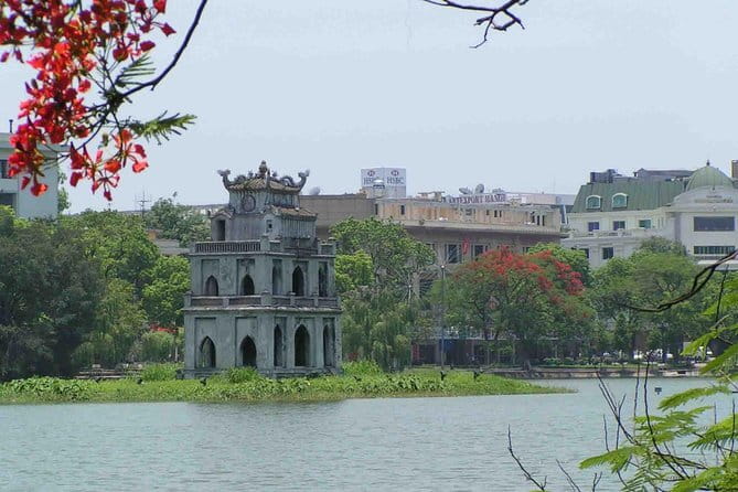 Hanoi in a day from Halong city - Temple of Literature: the best “slow-down” stop on the route