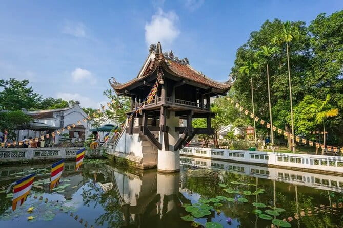 Hanoi in a day from Halong city - The long drive: the real logistics test on this shore day