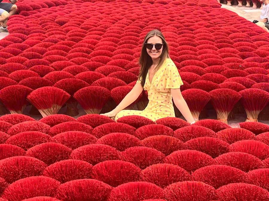 Hanoi: Incense Village, Hat, & Lacquer Artisanal Tour - Quang Phu Cau incense village: the colorful craft you can actually understand
