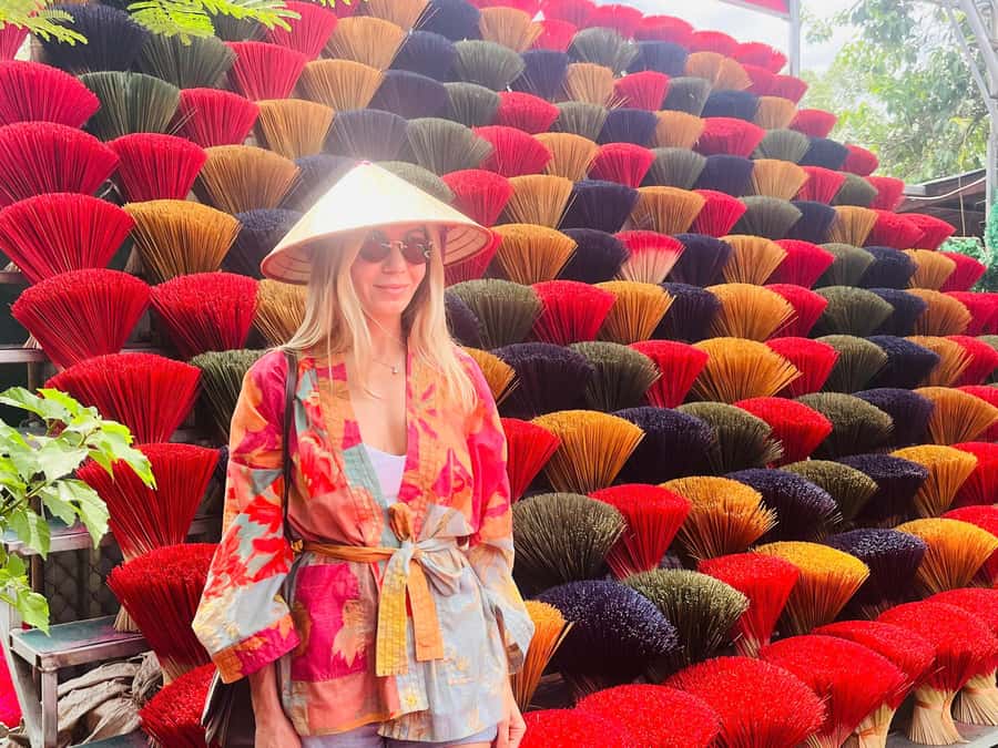 Hanoi: Incense Village, Hat, Lacquer, & City Highlights Tour - Getting there from Hanoi Old Quarter, without it feeling like a bus tour