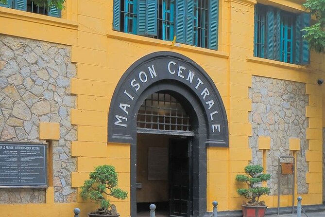 Hanoi Insight City Private Tour - Old Quarter Wrap-Up: Egg Coffee and Rickshaw Time