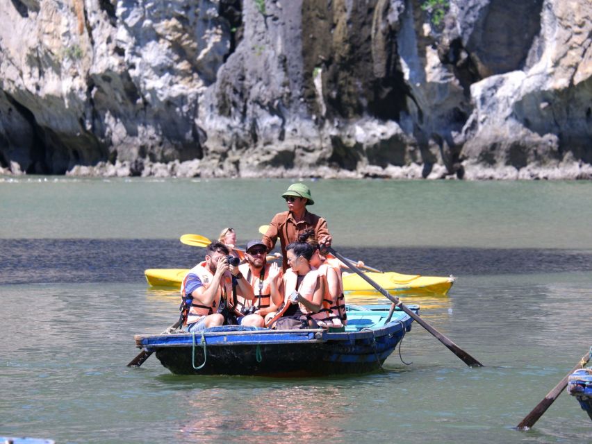 Hanoi: Islands & Caves Ha Long Cruise with Lunch & Kayaking - Guide and group vibe: the difference between a good tour and a great one