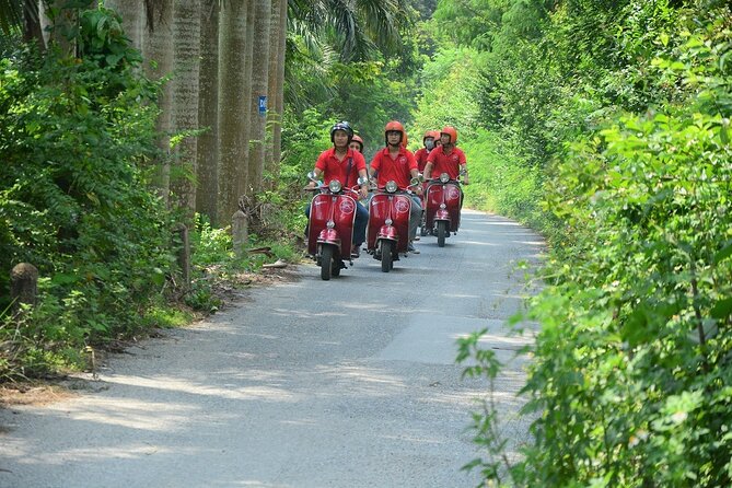 Hanoi Jeep Food Tour Led By Women - Ho Chi Minh Mausoleum: a solemn pause between meals