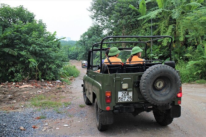 Hanoi Jeep Tours Led By Women: Hanoi Countryside Half Day - Stop 4: Lại Đà along the Red River, farmers at work, and tea at a local home