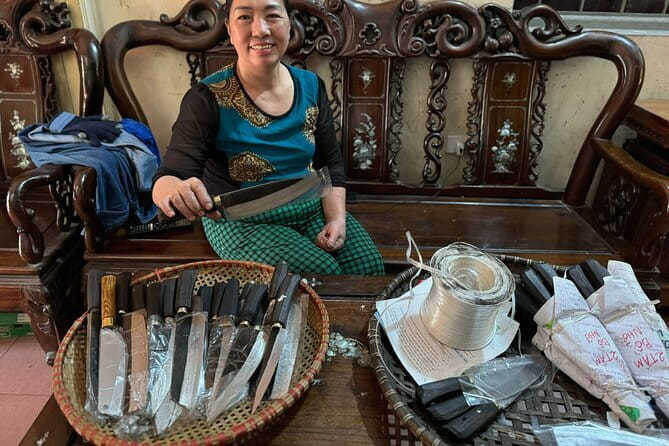 Hanoi Knife-Making Class:Join the Legacy in Blacksmith's Workshop - Meeting in Hanoi and settling into a real work space