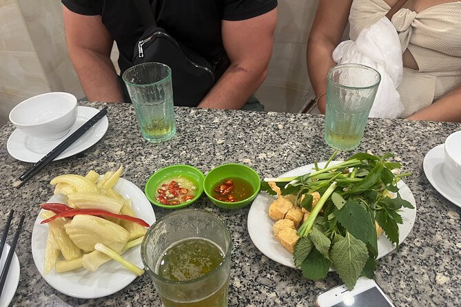 Hanoi Local Fresh Beer and Culinary Tour with Train Street Visit - Stop 6: The Train Street finale with Hanoi Beer