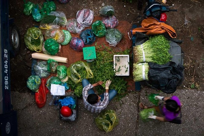 Hanoi Long Bien Sunrise Photo Tour - Stop 2, Long Bien Market: photographing people, work, and relationships