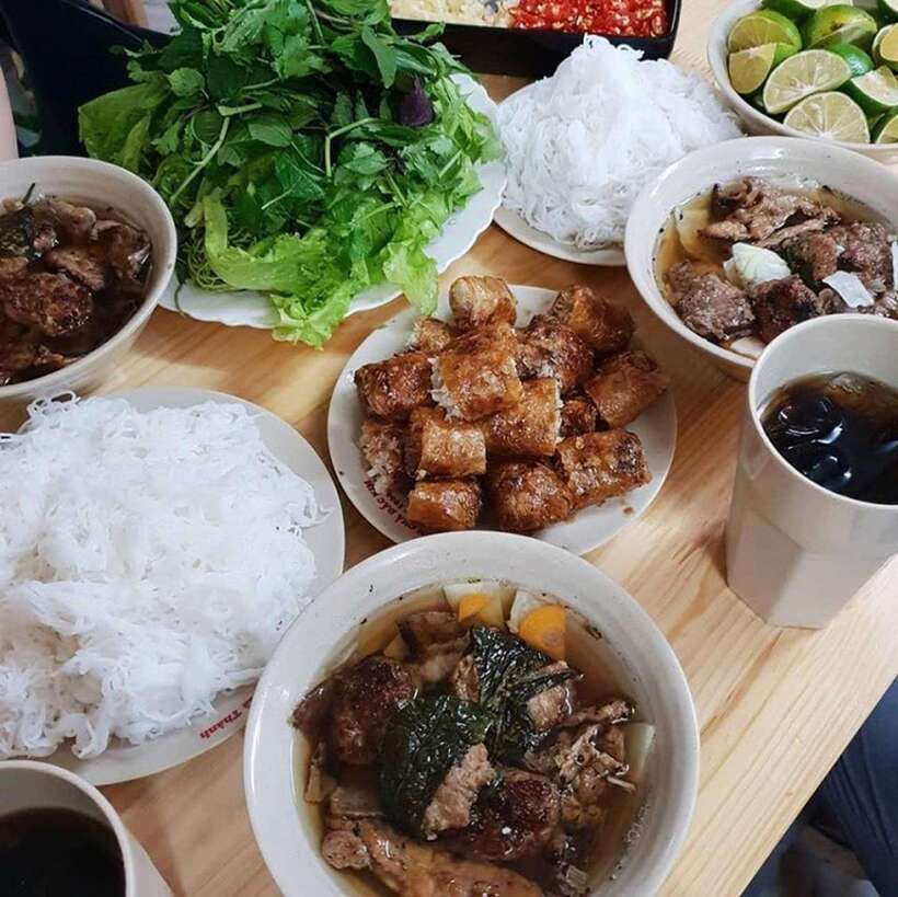 Hanoi: Michelin Guide Street Food Walking Tour - Why This $19 Tour Feels Like a Deal in Hanoi