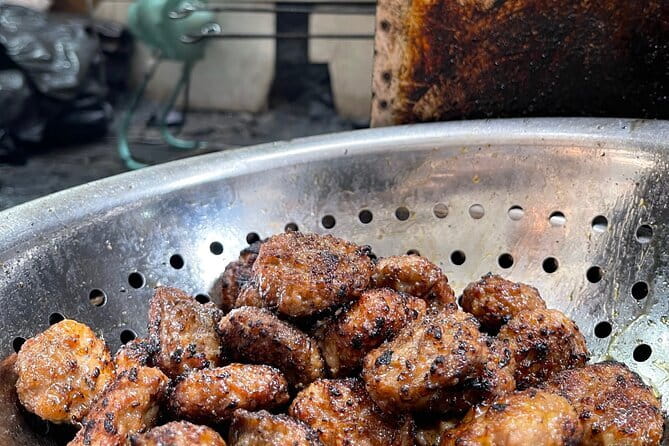 Hanoi Michelin Star Food Tour Via Jeep, Vespa or Motorbike - Stop 6: Ngõ Văn Chương backstreets and the beer hoi finale