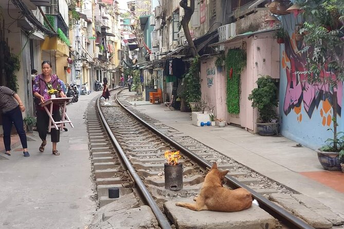 Hanoi Michelin Star Street Food Walking Tour & Train-Street - Bún chả, Bánh xèo, and why you should trust the Michelin-nominated choices