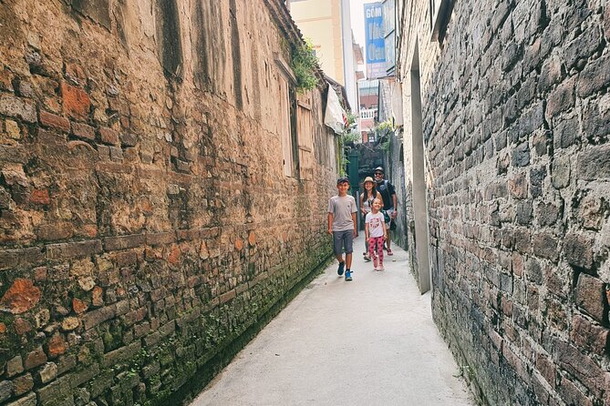 Hanoi Michelin Star Street Food Walking Tour & Train-Street - Food volume, pace, and the one rule: show up hungry