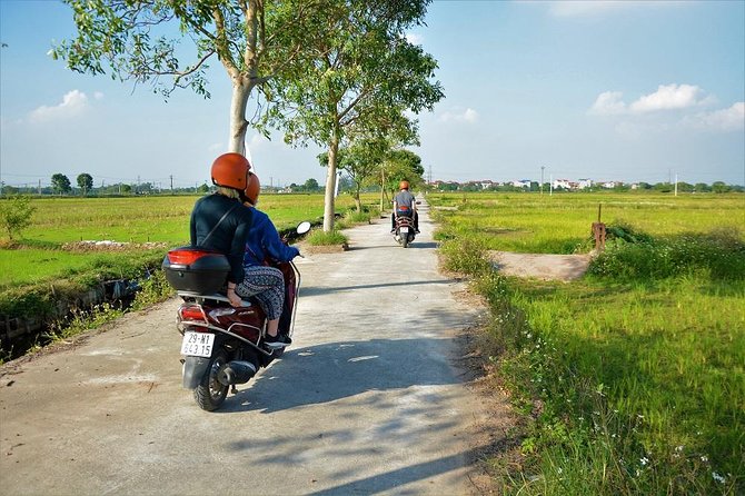 Hanoi Motorbike Food Tours: Hanoi Motorbike Tours Led By Women - Safety gear and Hanoi traffic: what to expect on the road