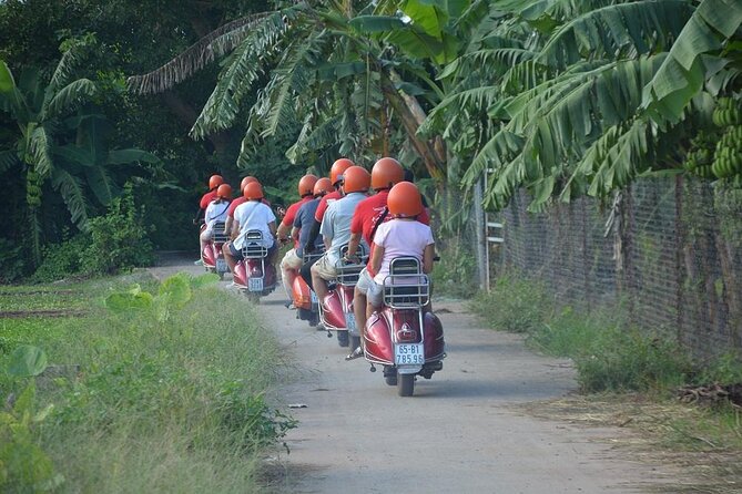 Hanoi Motorbike Tours: Hanoi City Motorbike Tours Led By Women - Stop 2: Duờng Tàu and the calmer West Lake shoreline ride