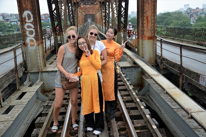 Hanoi Motorbike Tours: Hanoi Motorbike Food Tours Led By Women - Stop 1: Steam Rolled Banh Cuon at a Family-Owned Spot