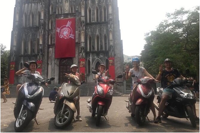 Hanoi Nightlife Food Tour By Motorbikes - Stop 1: Hanoi street food start, where the first bites set the rules