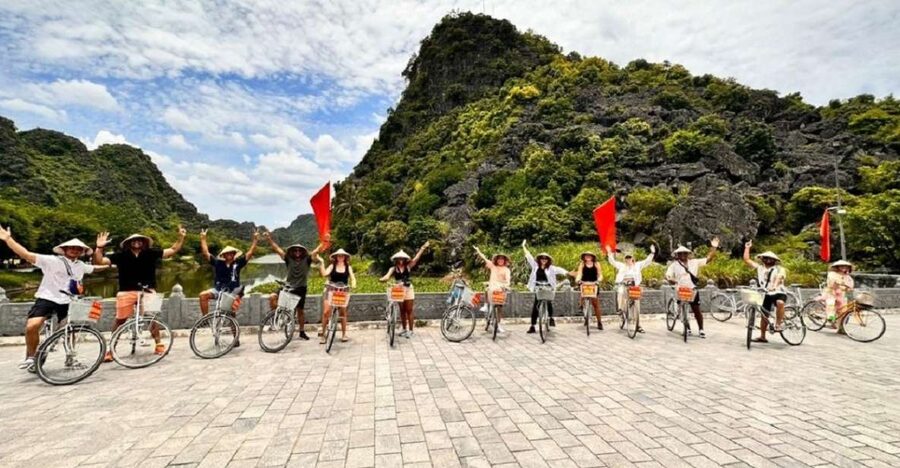 Hanoi: Ninh Binh, Hoa Lu, Tam Coc and Mua Cave Day Trip - Morning Pickup From Hoàn Kiếm, Then Direct Transit to Ninh Bình