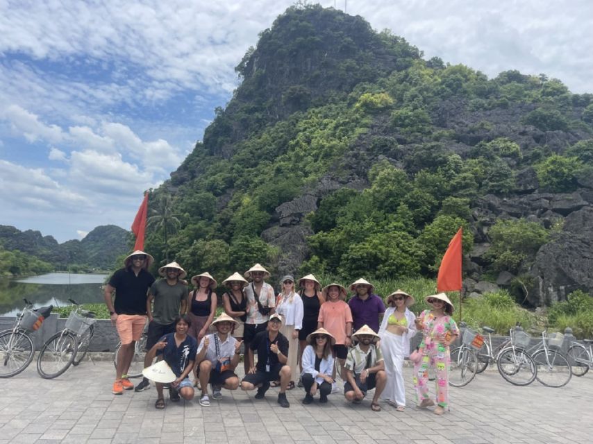 Hanoi: Ninh Binh, Hoa Lu, Tam Coc and Mua Cave Day Trip - Tam Coc Sampan Cruise: The 1.5 Hour Highlight on the River