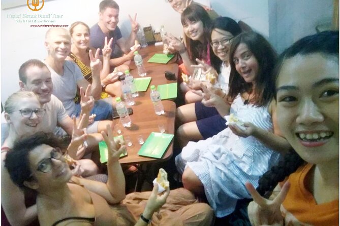 Hanoi old quarter sightseeing & street food eating by Motorcycle - Guide style, group size, and the 3-hour pace