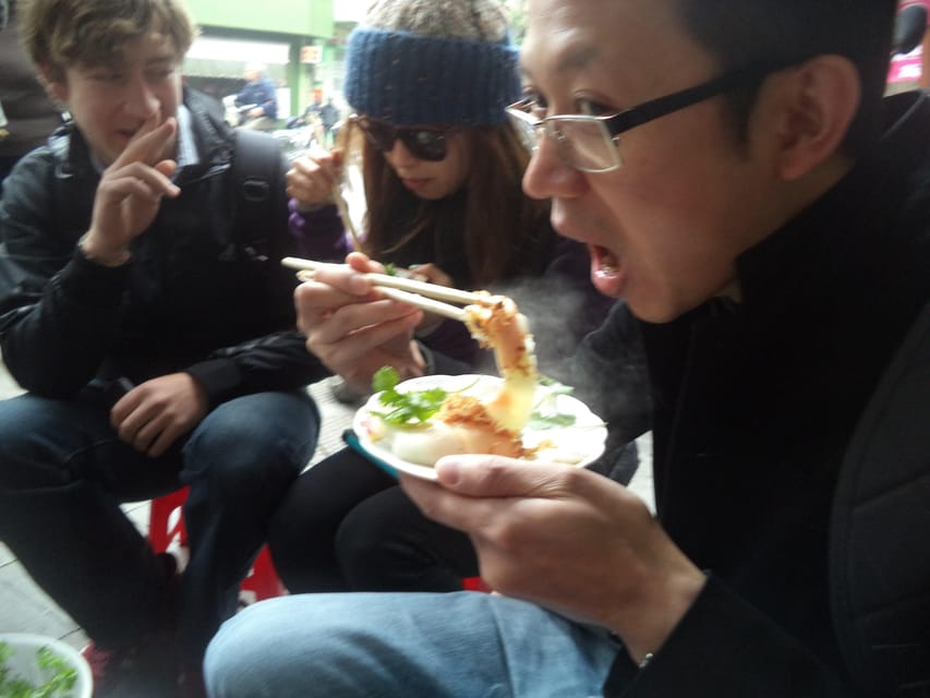 Hanoi: Old Quarter Street Food Walking Tour with 10 Tastings - Key highlights in plain terms