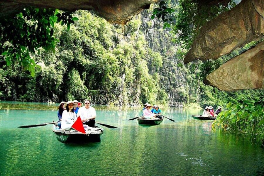 Hanoi: Perfume Pagoda - Yen Stream Boat Ride, Lunch & Cave - Yen Stream bamboo boat ride: 1.8 miles of calm views