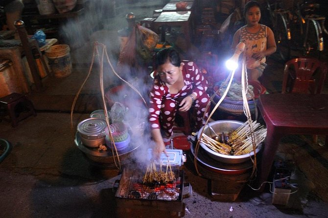 Hanoi Private Day Tour: Hidden Gems, Hoa Lo Prison, Train Street - Hanoi private day tour: a smart way to get oriented fast