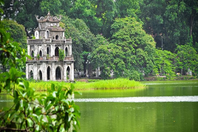 Hanoi Private Day Tour: Hidden Gems, Hoa Lo Prison, Train Street - Ho Chi Minh Mausoleum: go early, dress right, plan for rules