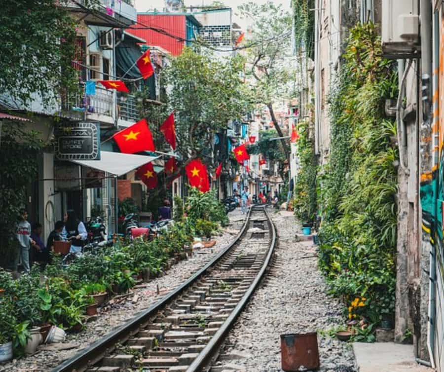 Hanoi: Private Half-day City Highlights and Hidden Gems Tour - Dong Xuan Market and St Joseph’s Cathedral: Old Commerce Meets Colonial-Era Faith