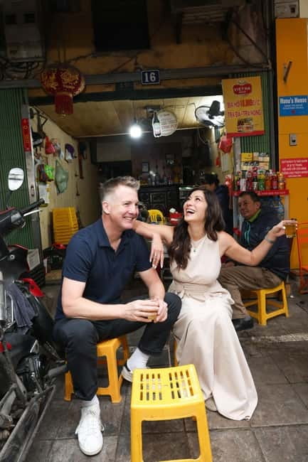 Hanoi Private Photoshoot – Iconic Spots & Hidden Gems - Hoan Kiem Lake: portraits that feel calmer and more classic