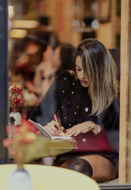 Hanoi Private Photoshoot – Iconic Spots & Hidden Gems - Long Bien Bridge: the photo stop that adds scale