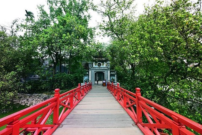 Hanoi Private Tour: Hidden Corners, Train Street, Incense Village - Ho Chi Minh Mausoleum and One Pillar Pagoda: go when the doors are open