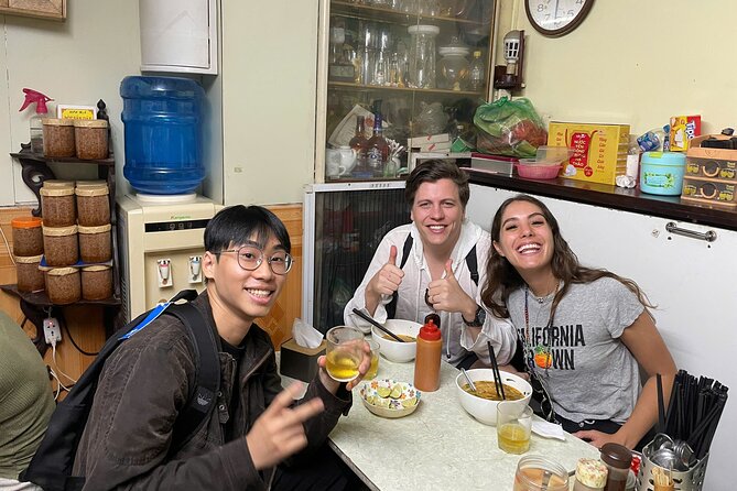 Hanoi's Old Quarter Street Food Experience and Train Street - The Guide Experience, Including English Support and Real Tailoring