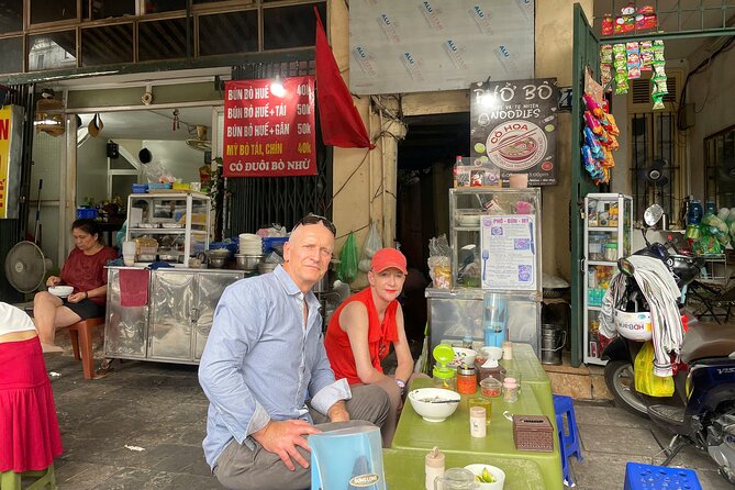 Hanoi's Old Quarter Street Food Experience and Train Street - Meeting at Hàng Da Market and What Pickup Really Means