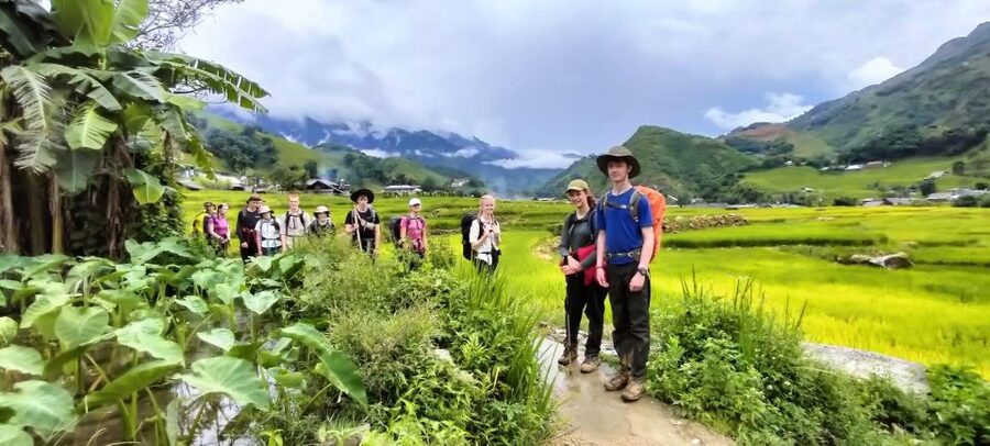 Hanoi: Sapa Trekking 2 Days 1 Night - Sleeper Bus from Hanoi - Ta Van Village: Dzay Village Life and Time in a Family Cottage