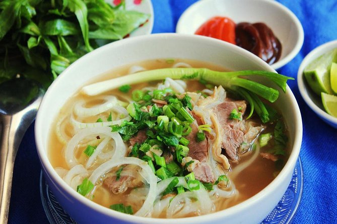 Hanoi Street Food Experience by Walking - Eating smart on a walking tour: how you’ll stay comfortable