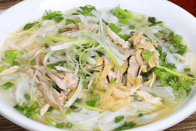 Hanoi Street Food: Small Group Walking Tour - The Food Lineup: Banh Cuon and Pho First, Then the Best Banh Mi Energy