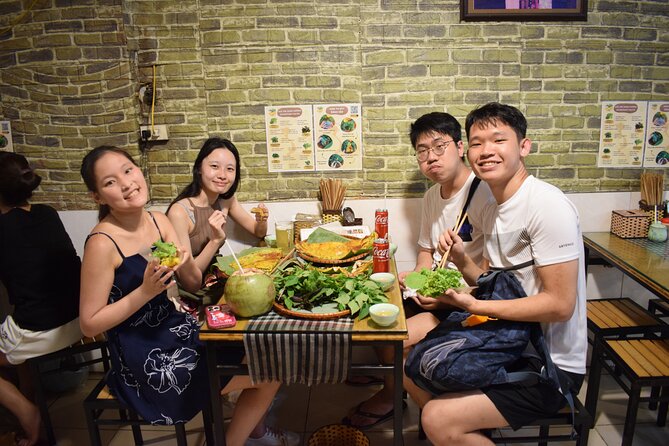 Hanoi Street Food Tour and Hang Out - Start at Cong Cafe, cross Hoan Kiem Lake, get your bearings fast