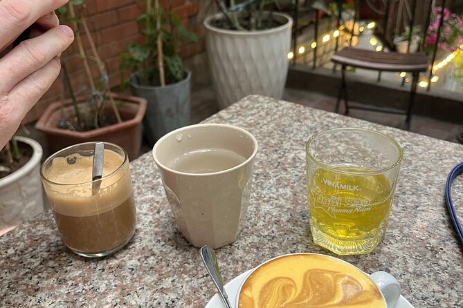 Hanoi Street Food Tour and Hang Out - Coffee and tea on Phố Nguyễn Hữu Huân: break time that still feels local