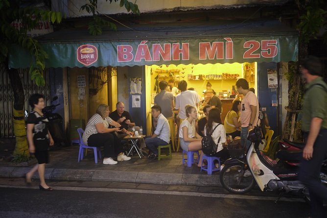 Hanoi street food tour small group tour - Why a 6pm Hanoi street food walk feels smart