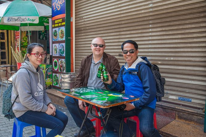 Hanoi Street Food Walking Tour and Water Puppet Show - How the street food portion really works: tasting, watching, and learning