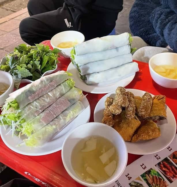 Hanoi Stroll & "Rolling" Street Food Walking Tour - Bò Lá Lốt Cuốn: grilled beef in aromatic piper leaves