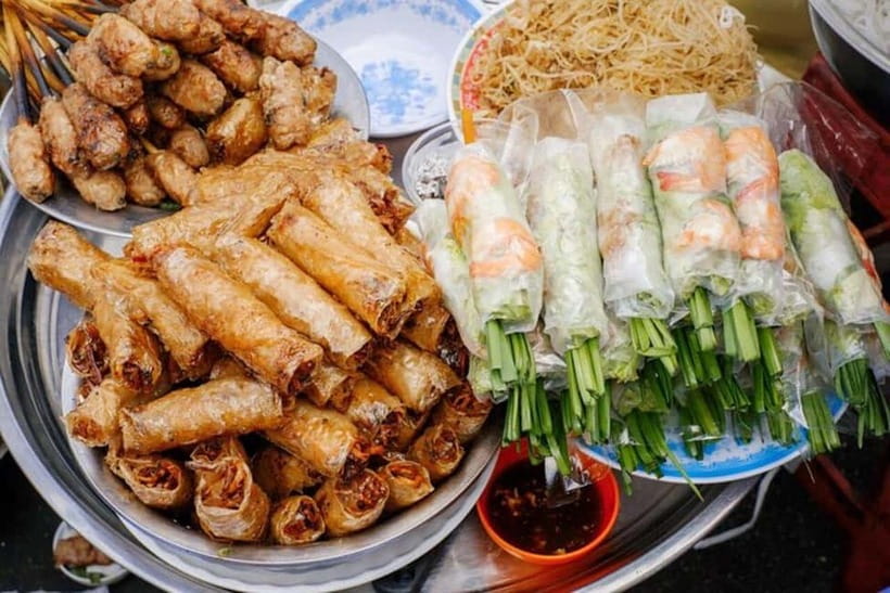 Hanoi Stroll & "Rolling" Street Food Walking Tour - 38 Bat Su Street meet-up and how the 3-hour walk feels