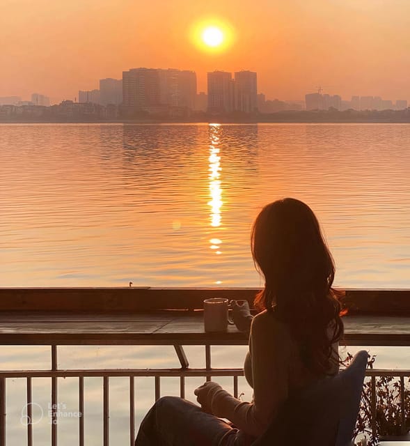 Hanoi: Sunset Highlights Tour with Ao Dai Costume - Train Street Photo Time, With the Chance of a Real Pass-By