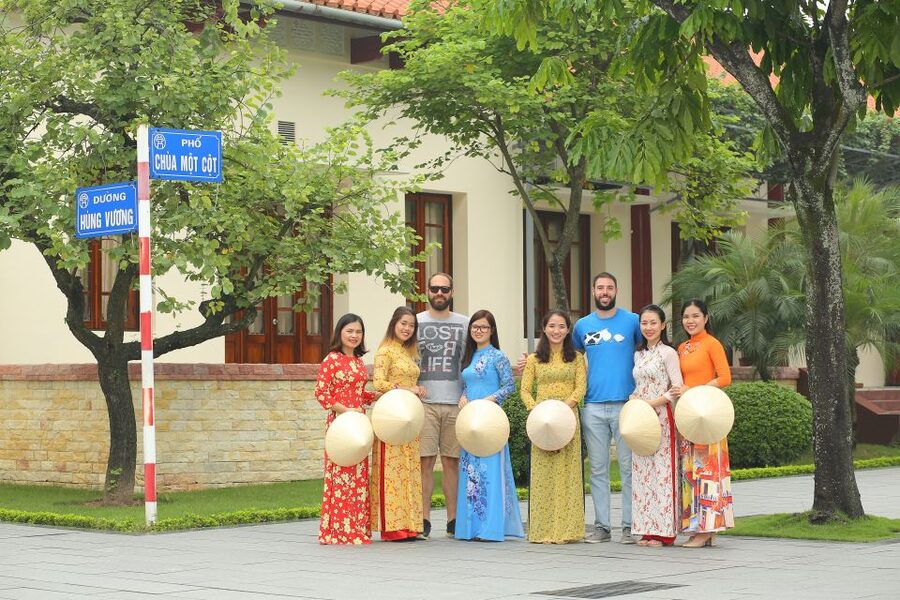 Hanoi: Traditional Ao Dai Dress and Non La Hat Rental - Key things I’d plan around before you go