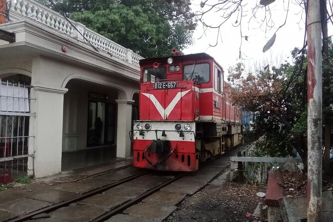Hanoi Train Street Tour - Train Street in Hanoi, but with a local walk first