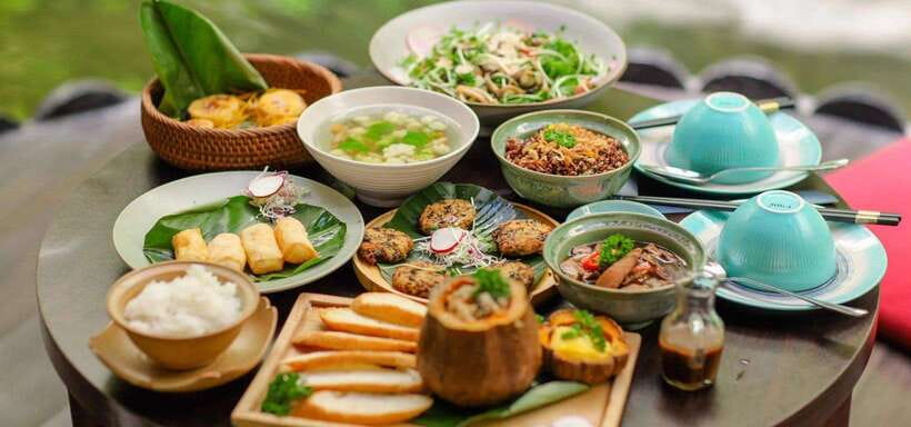 Hanoi Vegan Cooking Class: A Vietnamese Culinary Adventure - Why a vegan Hanoi class starts at Ngoc Ha Market